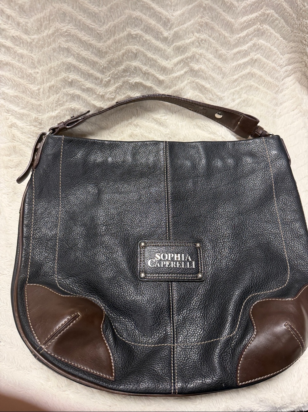 EUC Sophia Caperelli Black with Brown Trim Genuine Pebbled Leather Purse, Silver